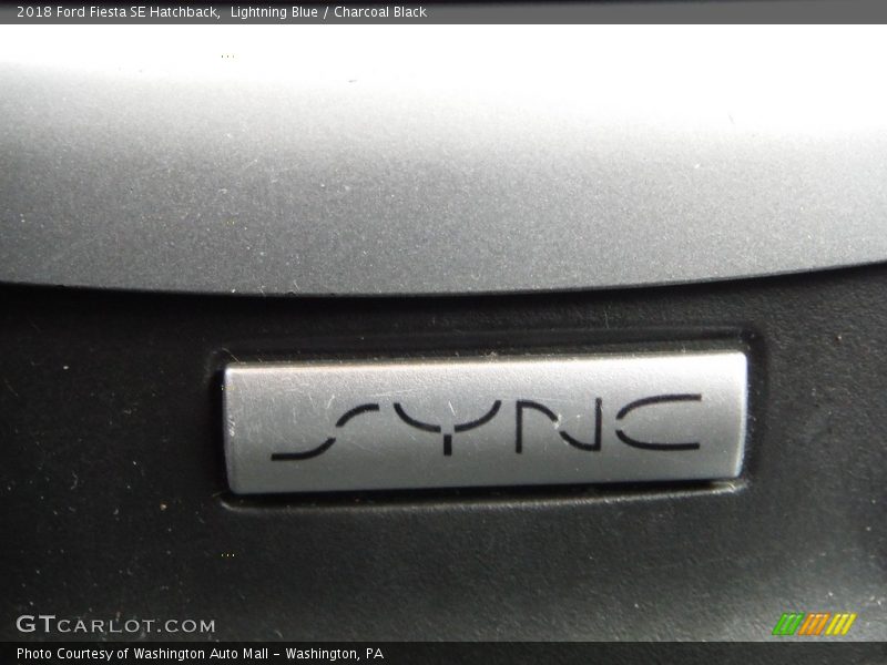 Lightning Blue / Charcoal Black 2018 Ford Fiesta SE Hatchback