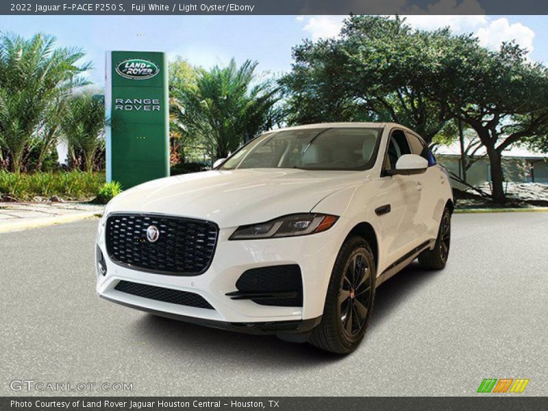 Fuji White / Light Oyster/Ebony 2022 Jaguar F-PACE P250 S