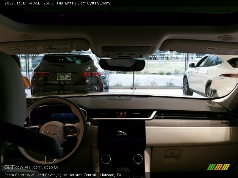 Fuji White / Light Oyster/Ebony 2022 Jaguar F-PACE P250 S