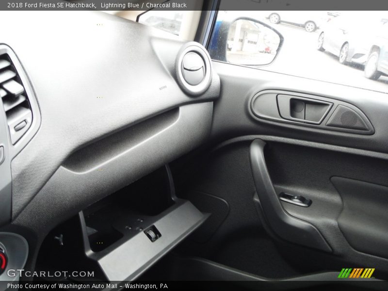 Lightning Blue / Charcoal Black 2018 Ford Fiesta SE Hatchback