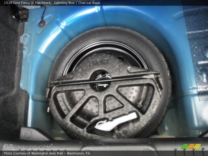 Lightning Blue / Charcoal Black 2018 Ford Fiesta SE Hatchback