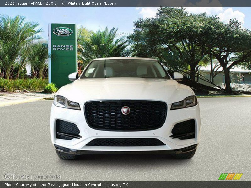 Fuji White / Light Oyster/Ebony 2022 Jaguar F-PACE P250 S