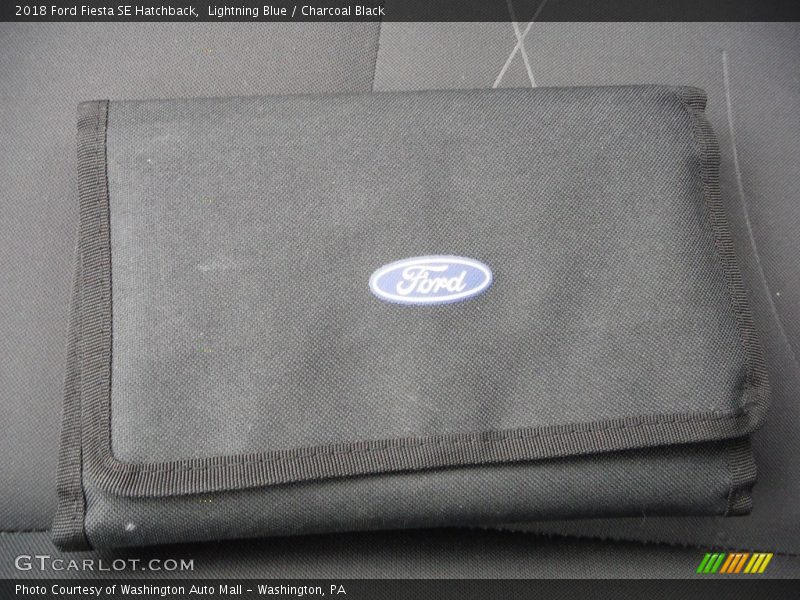 Lightning Blue / Charcoal Black 2018 Ford Fiesta SE Hatchback