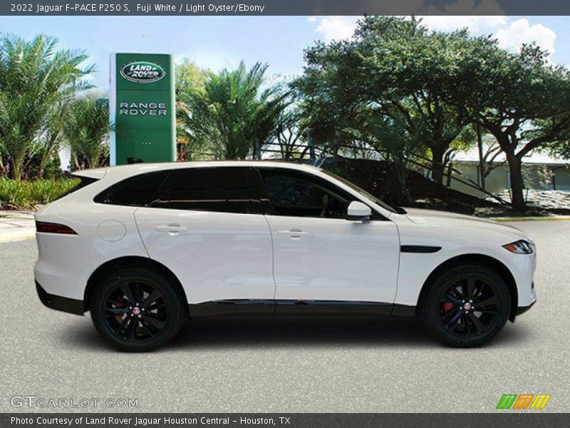 Fuji White / Light Oyster/Ebony 2022 Jaguar F-PACE P250 S