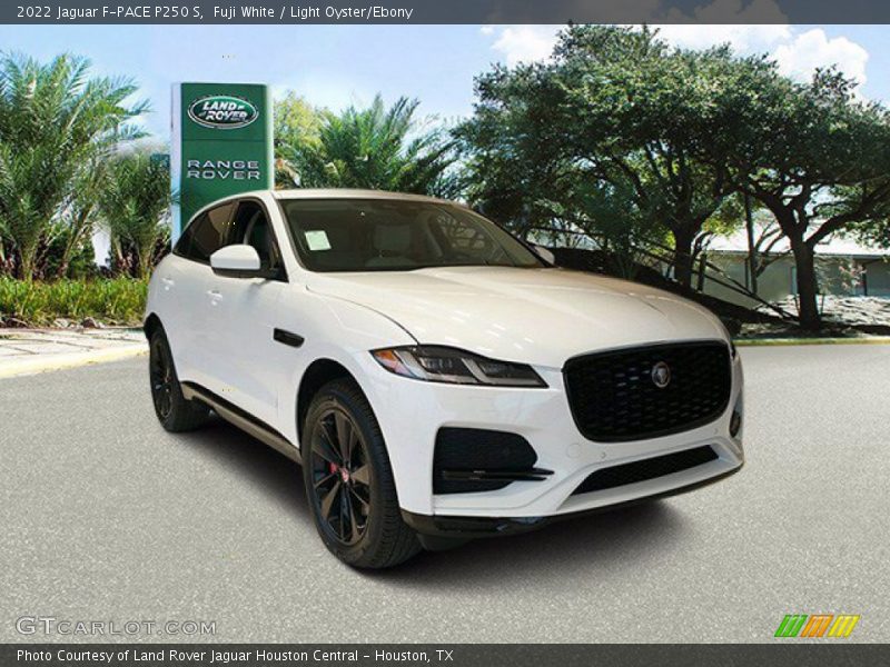 Fuji White / Light Oyster/Ebony 2022 Jaguar F-PACE P250 S