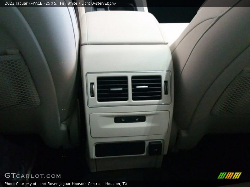 Fuji White / Light Oyster/Ebony 2022 Jaguar F-PACE P250 S