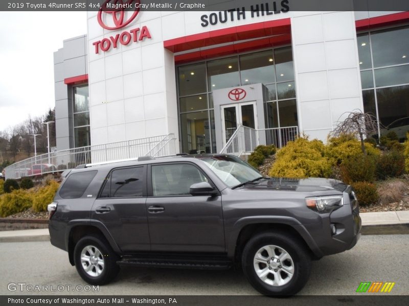 Magnetic Gray Metallic / Graphite 2019 Toyota 4Runner SR5 4x4