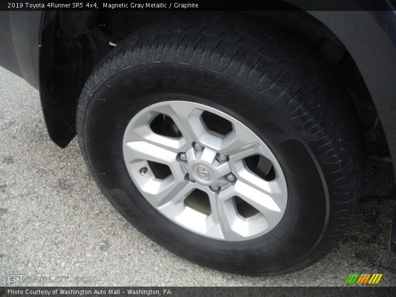 Magnetic Gray Metallic / Graphite 2019 Toyota 4Runner SR5 4x4