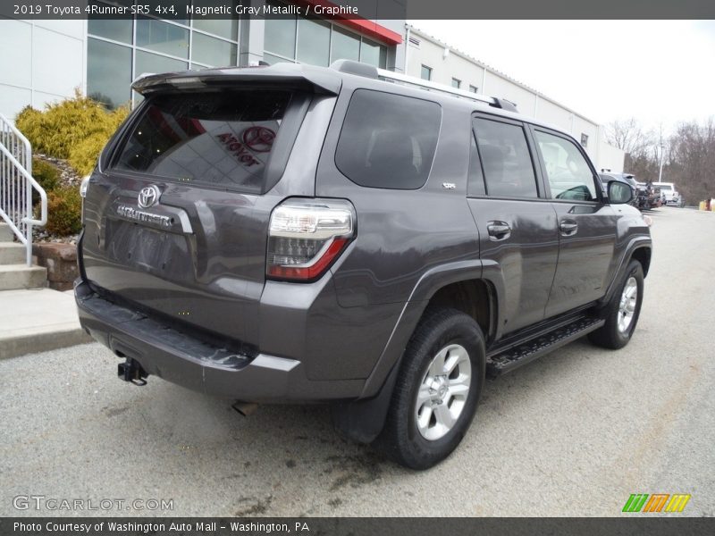 Magnetic Gray Metallic / Graphite 2019 Toyota 4Runner SR5 4x4