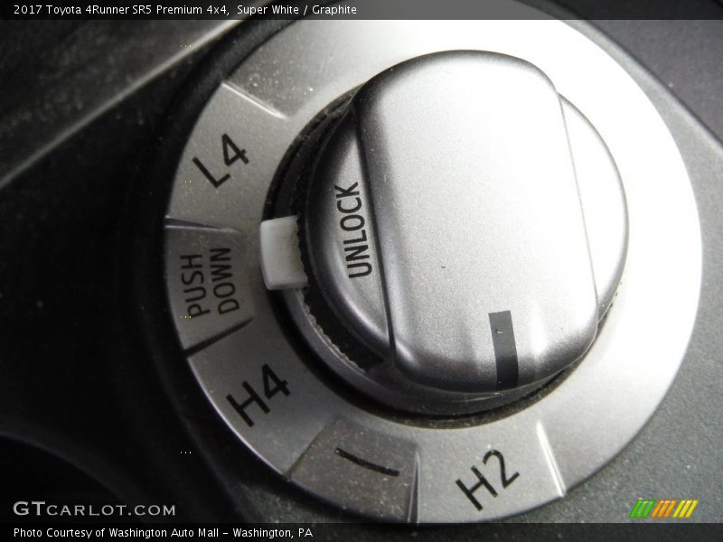 Super White / Graphite 2017 Toyota 4Runner SR5 Premium 4x4