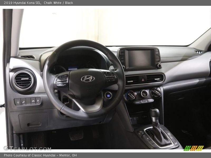 Chalk White / Black 2019 Hyundai Kona SEL