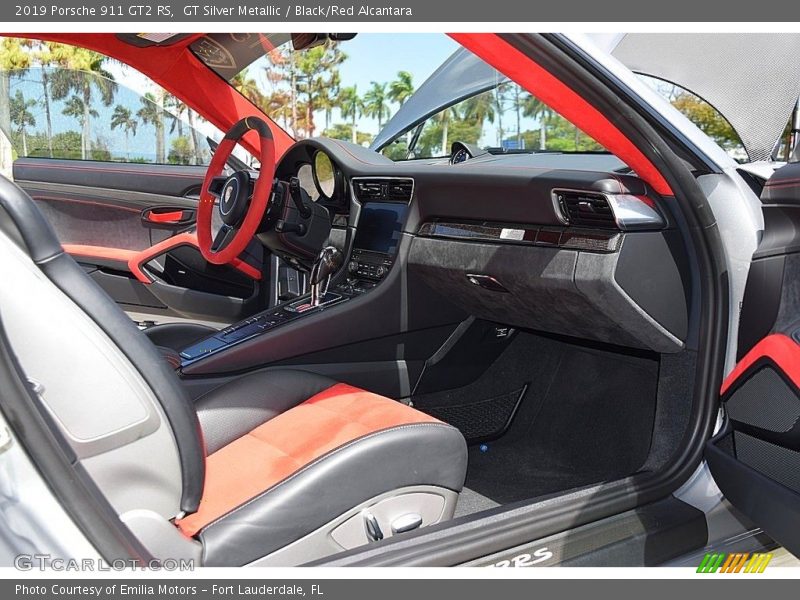Front Seat of 2019 911 GT2 RS