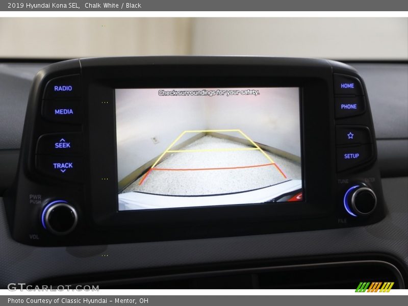 Chalk White / Black 2019 Hyundai Kona SEL
