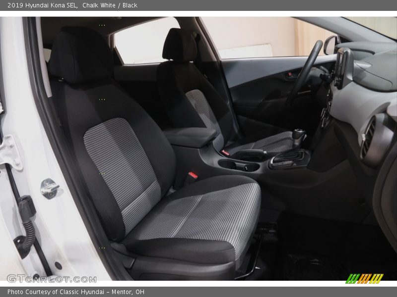 Chalk White / Black 2019 Hyundai Kona SEL