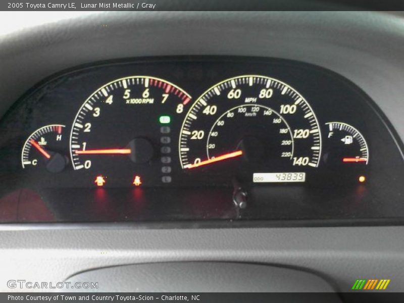 Lunar Mist Metallic / Gray 2005 Toyota Camry LE