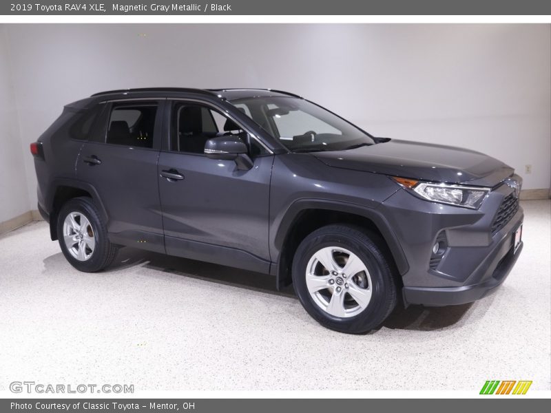 Magnetic Gray Metallic / Black 2019 Toyota RAV4 XLE
