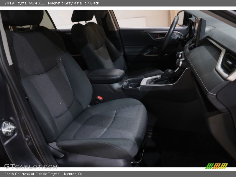 Magnetic Gray Metallic / Black 2019 Toyota RAV4 XLE