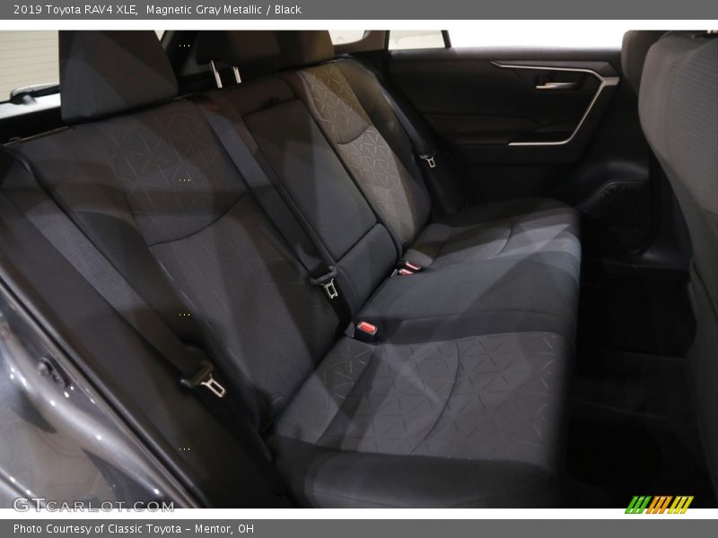 Magnetic Gray Metallic / Black 2019 Toyota RAV4 XLE