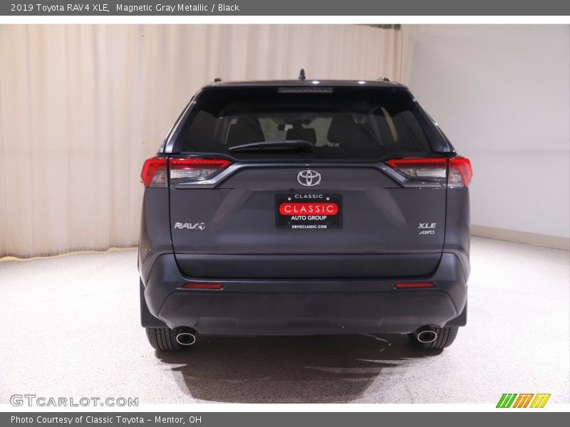 Magnetic Gray Metallic / Black 2019 Toyota RAV4 XLE