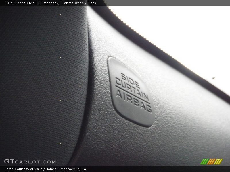 Taffeta White / Black 2019 Honda Civic EX Hatchback