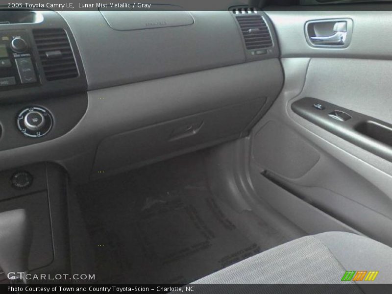 Lunar Mist Metallic / Gray 2005 Toyota Camry LE