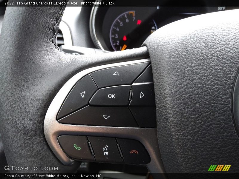 Bright White / Black 2022 Jeep Grand Cherokee Laredo X 4x4