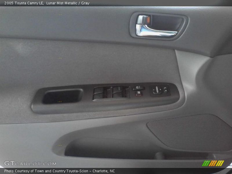 Lunar Mist Metallic / Gray 2005 Toyota Camry LE