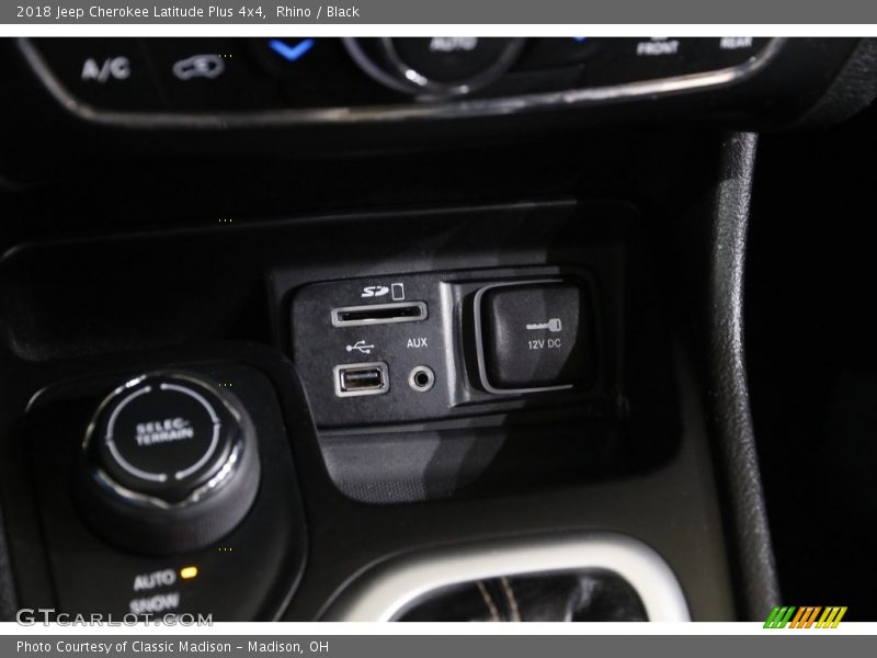 Rhino / Black 2018 Jeep Cherokee Latitude Plus 4x4