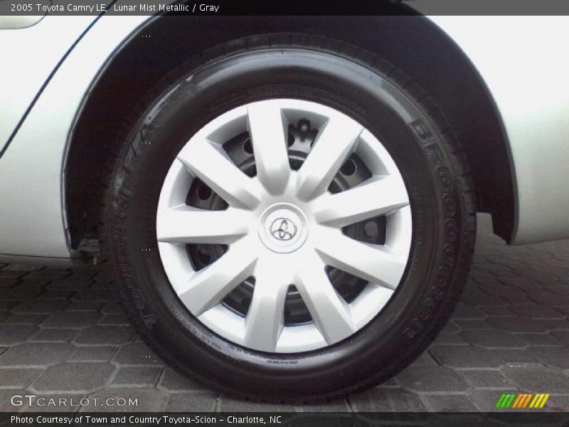 Lunar Mist Metallic / Gray 2005 Toyota Camry LE