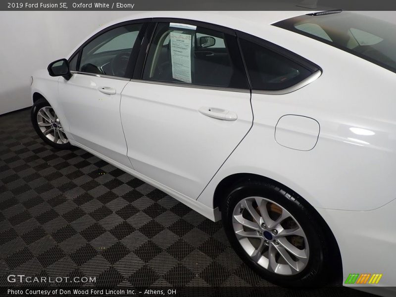 Oxford White / Ebony 2019 Ford Fusion SE