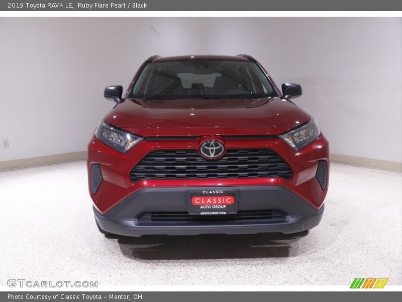 Ruby Flare Pearl / Black 2019 Toyota RAV4 LE