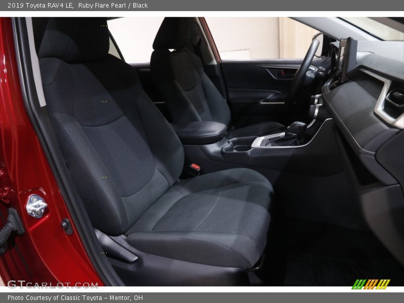 Ruby Flare Pearl / Black 2019 Toyota RAV4 LE
