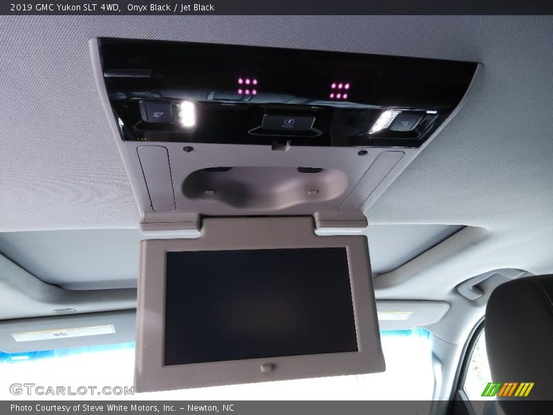 Entertainment System of 2019 Yukon SLT 4WD