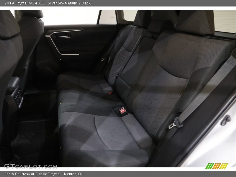 Silver Sky Metallic / Black 2019 Toyota RAV4 XLE