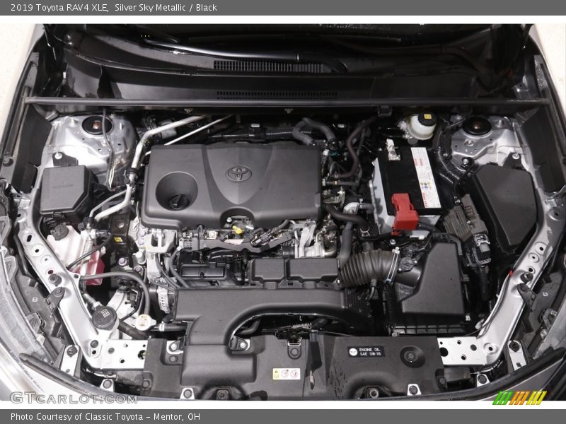 Silver Sky Metallic / Black 2019 Toyota RAV4 XLE