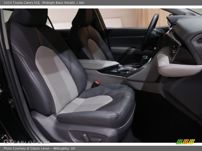 Midnight Black Metallic / Ash 2020 Toyota Camry XLE
