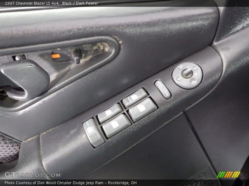 Black / Dark Pewter 1997 Chevrolet Blazer LS 4x4
