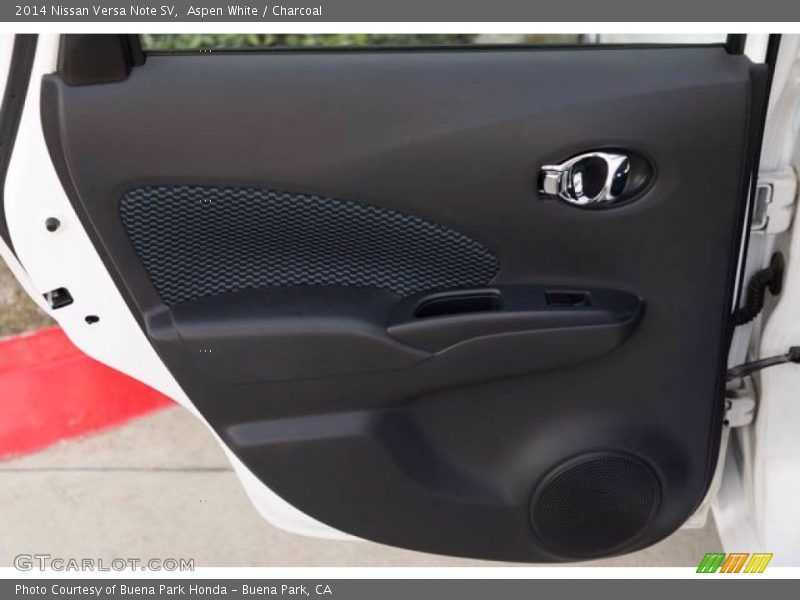 Aspen White / Charcoal 2014 Nissan Versa Note SV