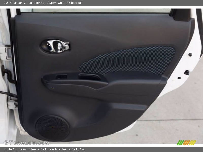 Aspen White / Charcoal 2014 Nissan Versa Note SV
