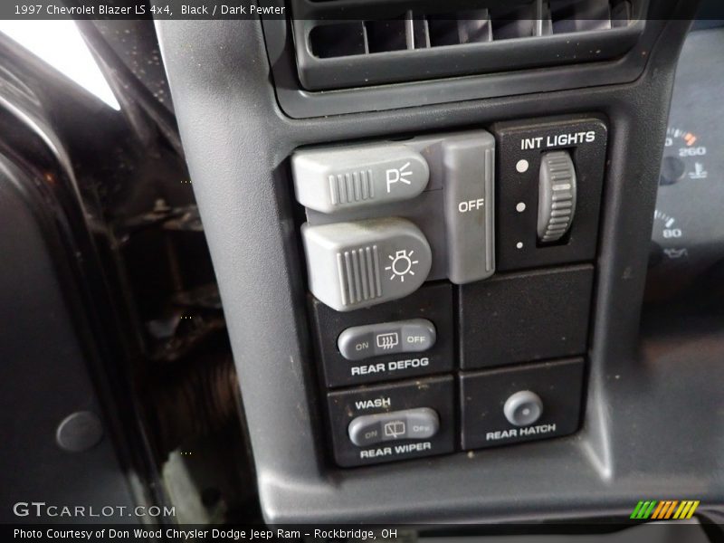 Black / Dark Pewter 1997 Chevrolet Blazer LS 4x4