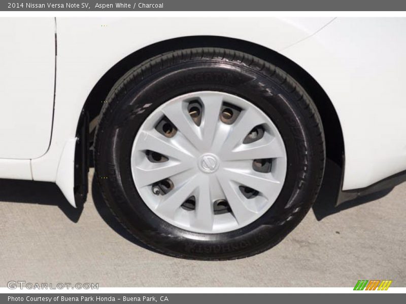 Aspen White / Charcoal 2014 Nissan Versa Note SV