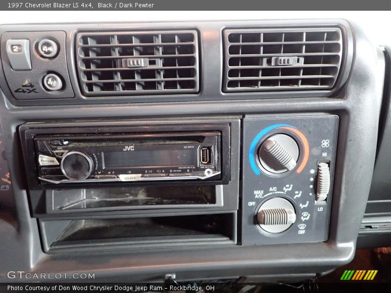Black / Dark Pewter 1997 Chevrolet Blazer LS 4x4