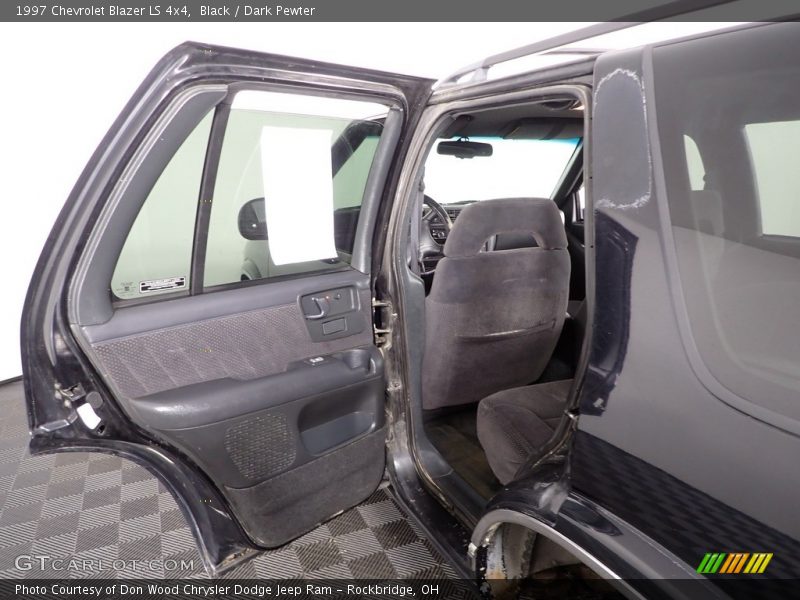 Black / Dark Pewter 1997 Chevrolet Blazer LS 4x4