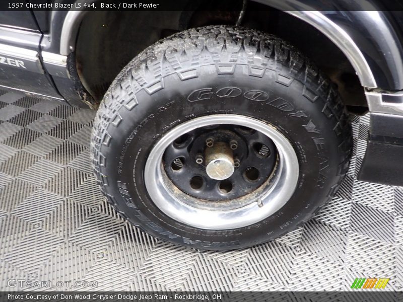 Black / Dark Pewter 1997 Chevrolet Blazer LS 4x4