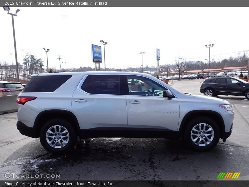 Silver Ice Metallic / Jet Black 2019 Chevrolet Traverse LS