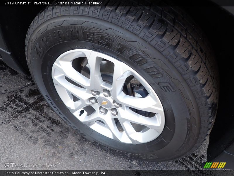 Silver Ice Metallic / Jet Black 2019 Chevrolet Traverse LS