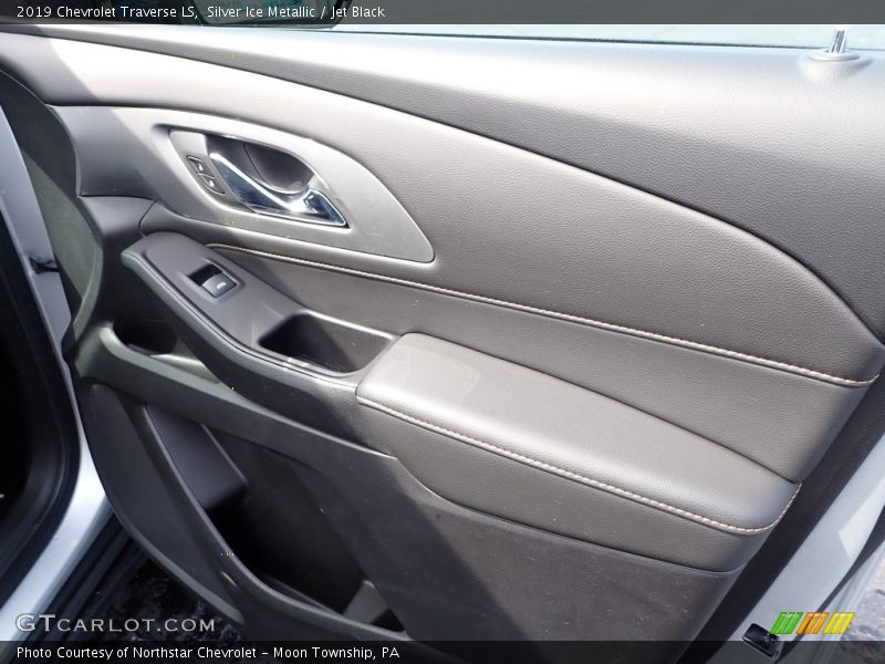 Silver Ice Metallic / Jet Black 2019 Chevrolet Traverse LS