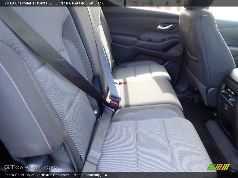 Silver Ice Metallic / Jet Black 2019 Chevrolet Traverse LS