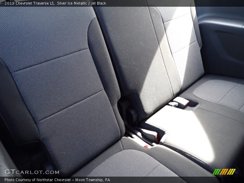 Silver Ice Metallic / Jet Black 2019 Chevrolet Traverse LS