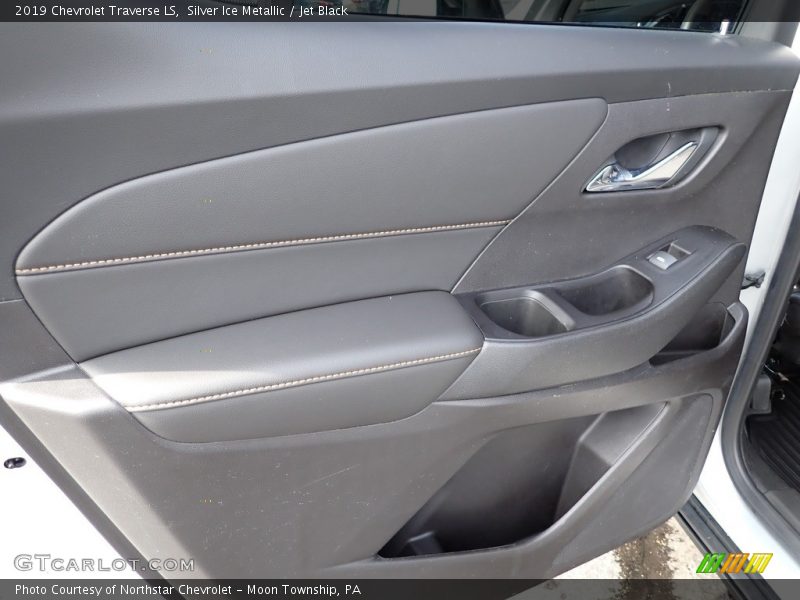 Silver Ice Metallic / Jet Black 2019 Chevrolet Traverse LS